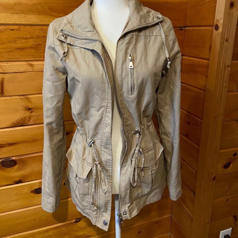 Light weight jacket